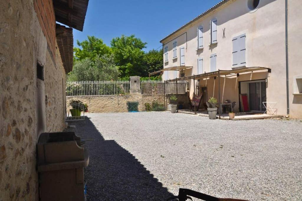 Le Gite Du Jas Vieux Montfort  Kültér fotó
